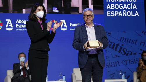 211209 Llop en la entrega Premios Derechos Humanos Abogacu00eda Espau00f1ola02